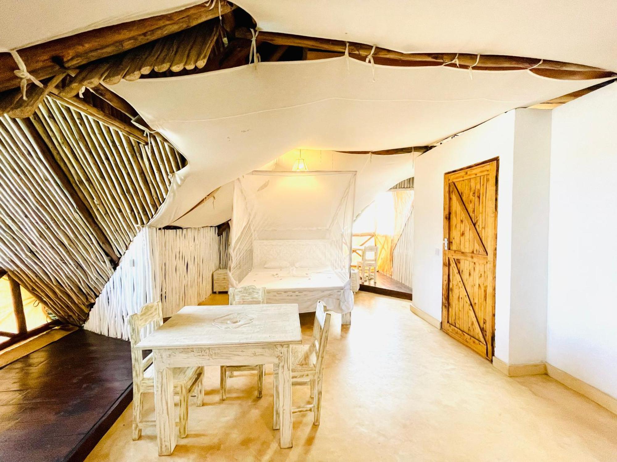 Nyumba Ya Afrika Bed & Breakfast Watamu Ngoại thất bức ảnh