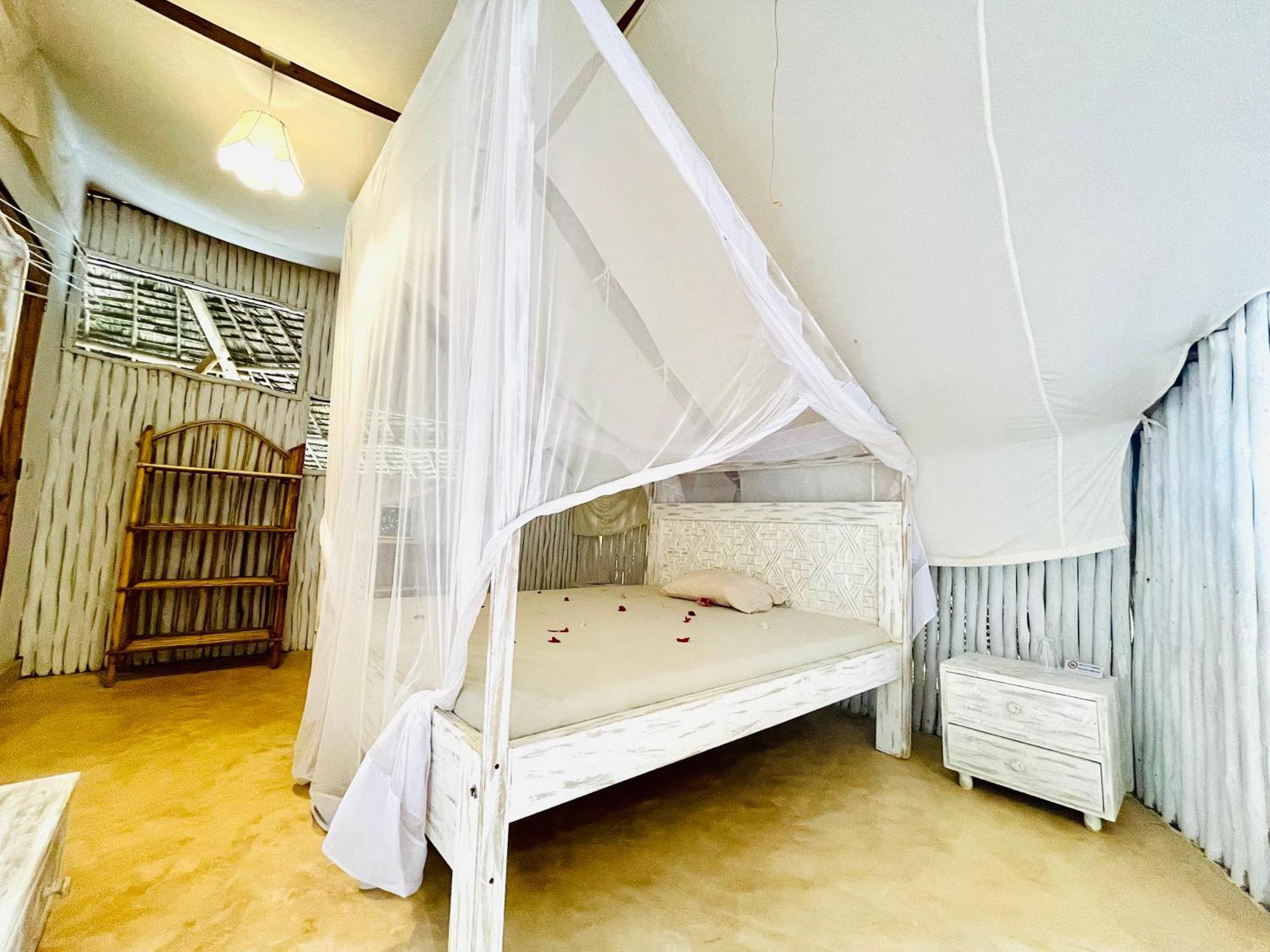Nyumba Ya Afrika Bed & Breakfast Watamu Ngoại thất bức ảnh